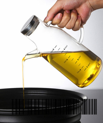 750ml Borosilicate glass oil and vinegar bottle with stainless steel lid and measurement.