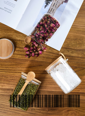 1800ml borosilicate round glass storage jar with bamboo lid and spoon.